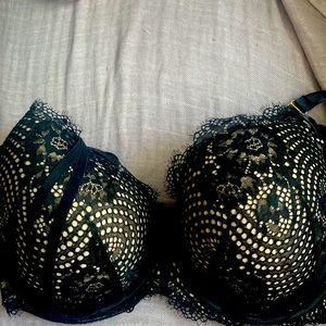 Cacique black bra